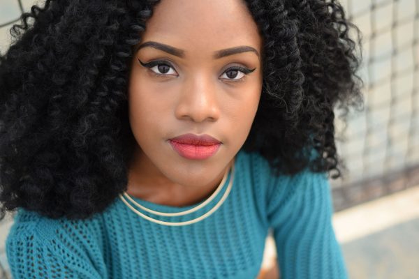 Encantador insuficiente Admitir IIᐈ Descubre cómo hacer crecer el pelo afro rápidamente
